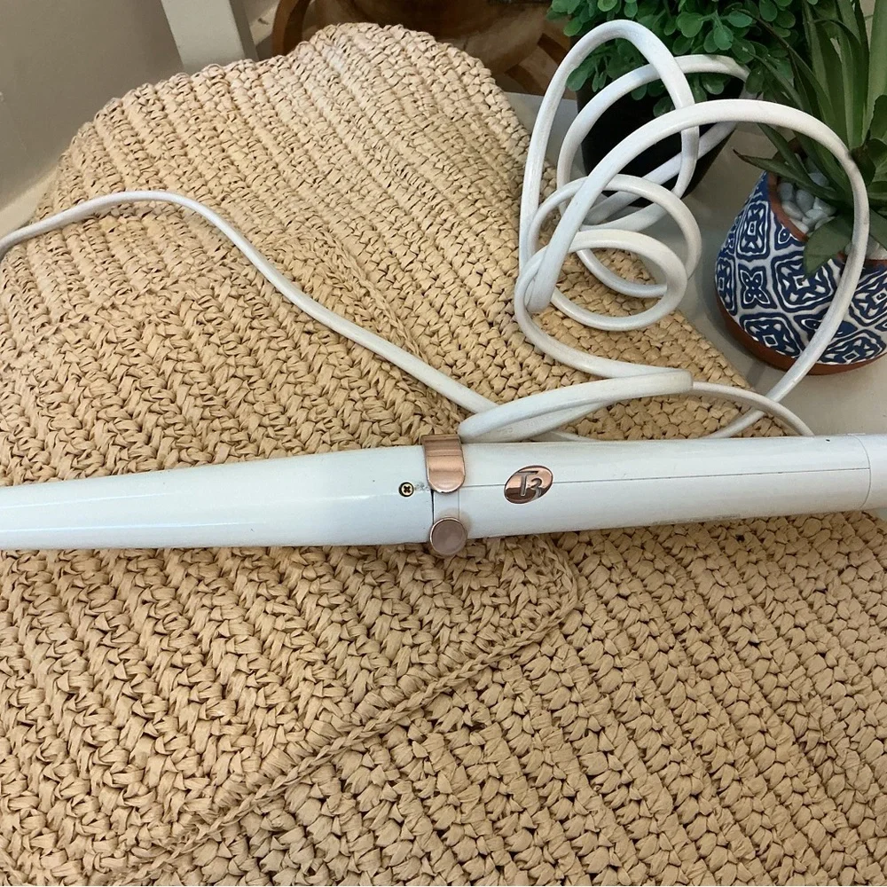 White T3Hair Curling Iron w/Rose Gold Accents white rod curling iron